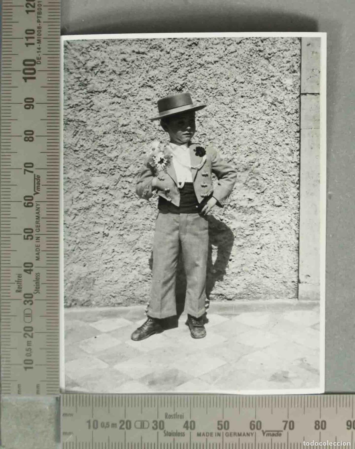 Fotografia antiga: FOTOGRAFIA. NI&Ntilde;O ANDALUZ PORCUNA HACIA 1940