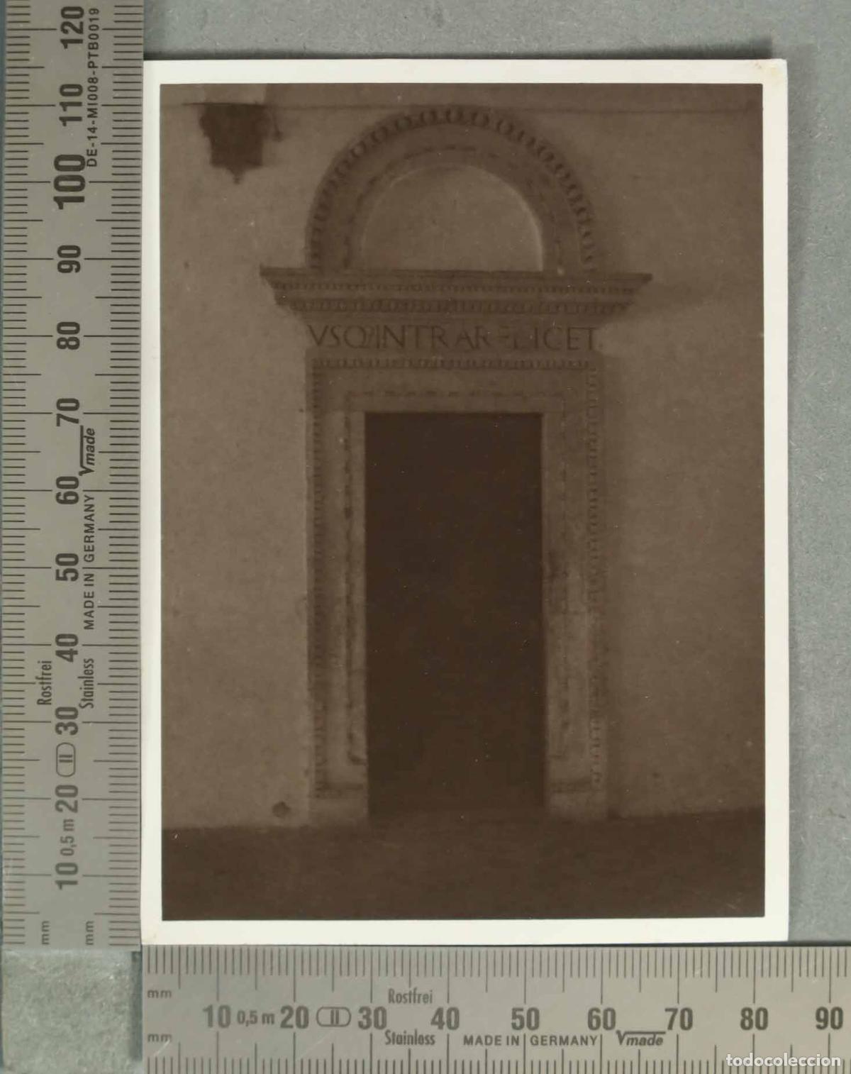 Fotograf&iacute;a antigua: FOTOGRAFIA. DETALLA PUERTA LA CALAHORRA VSQINTRAR LICET HACIA 1940