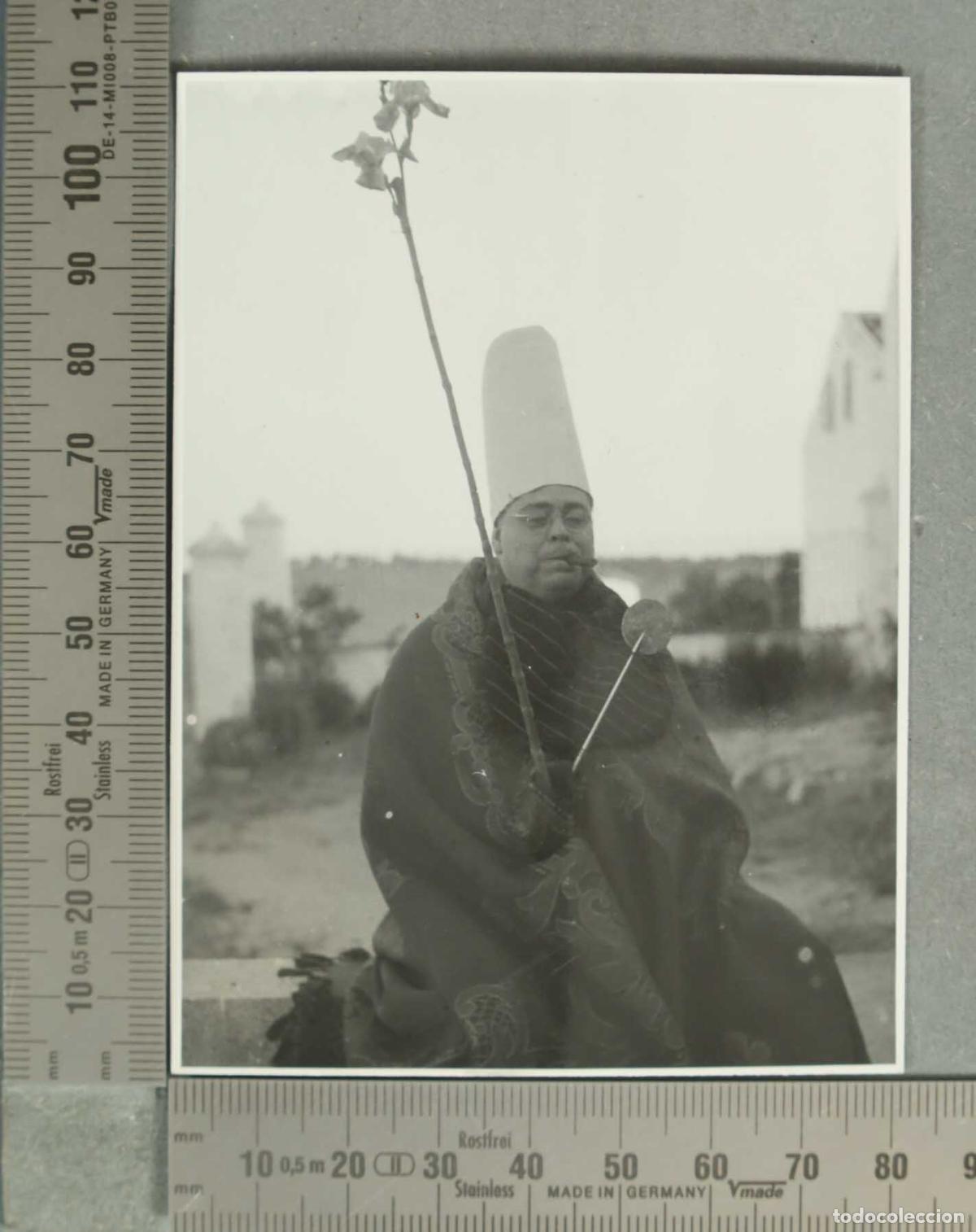 Fotograf&iacute;a antigua: FOTOGRAFIA. HOMBRE DISFRAZADO. ESCRITO REVERSO. EL YEG&Uuml;ERIZO HACIA 1940