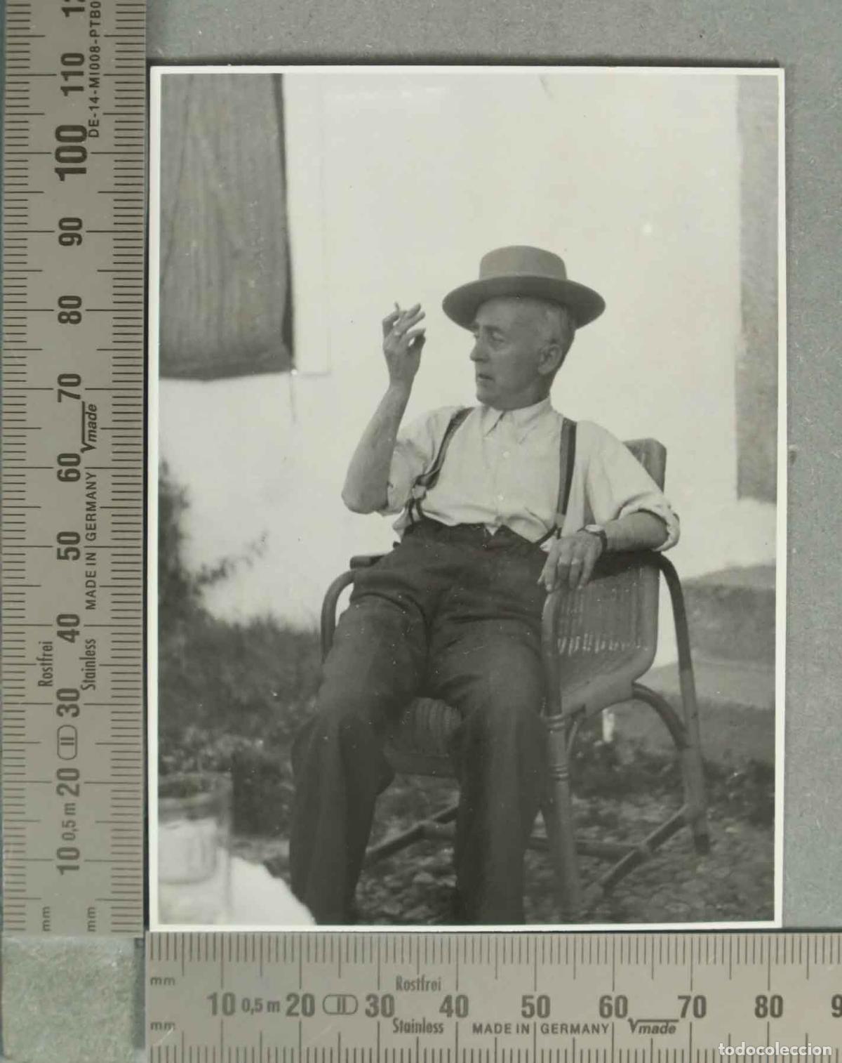 Fotograf&iacute;a antigua: FOTOGRAFIA. Hombre sentado con sombrero y tirantes FOTOGRAFIA. ESCRITO REVERSO EL YEG&Uuml;ERIZO