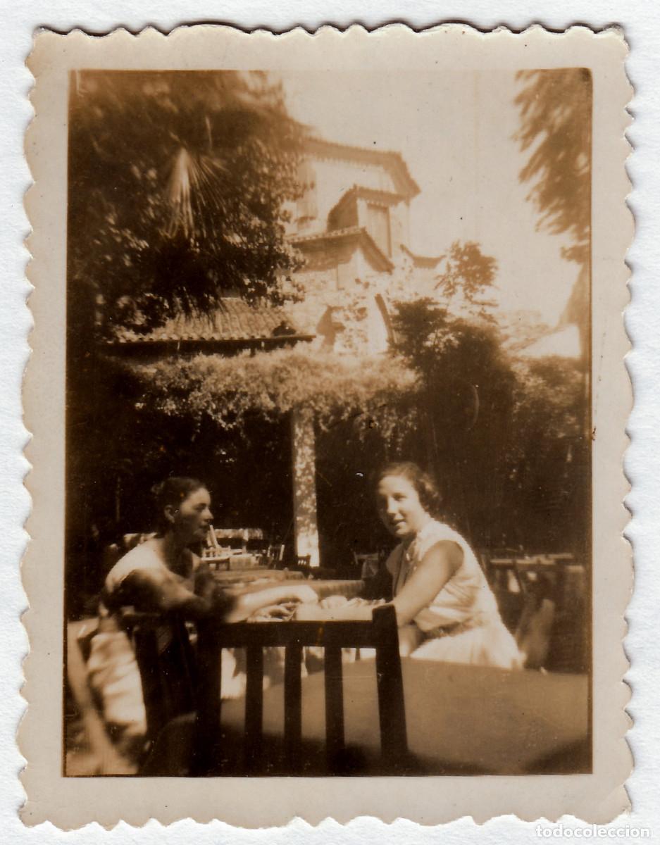 Fotograf&iacute;a antigua: 2 fotos. En la del terraza Restaurante El Zaguan, Salamanca. A&ntilde;os 50 pc