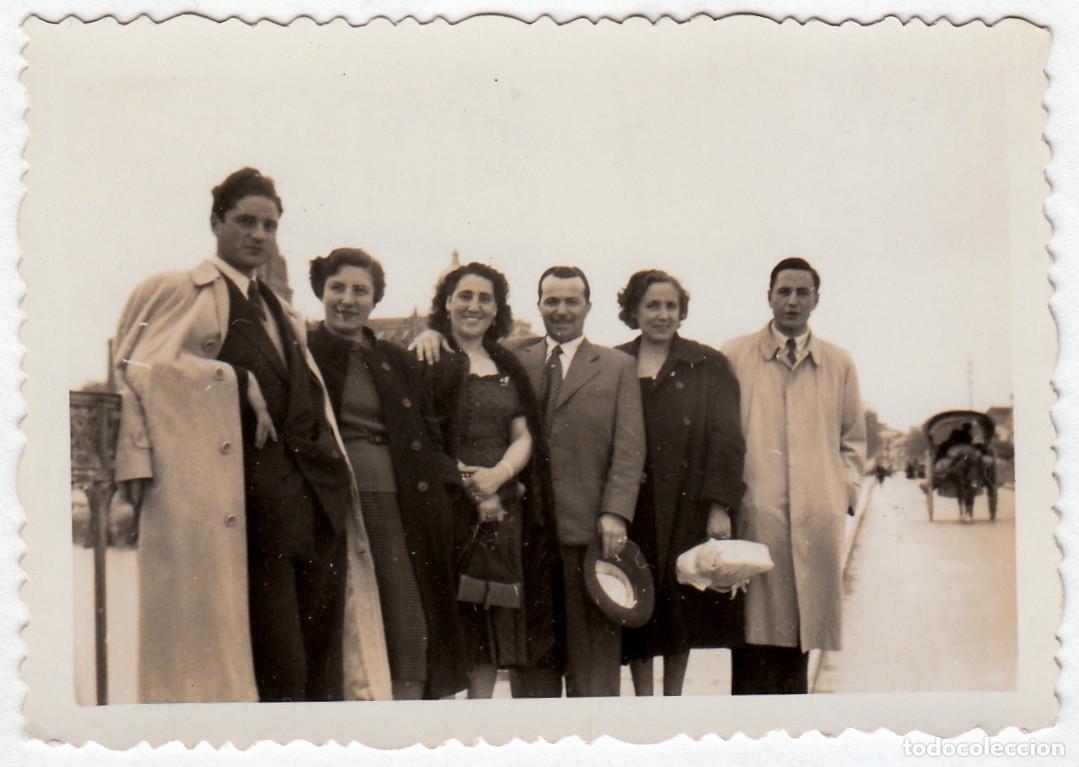 Fotograf&iacute;a antigua: Amigos. Carro y caballo. Foto Gonzalo, Salamanca. A&ntilde;os 50 pc