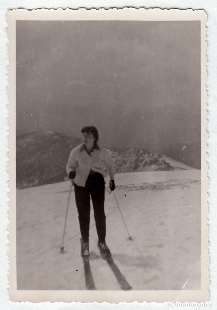 Fotograf&iacute;a antigua: Esquiadora. Foto Gonzalo, Salamanca. A&ntilde;os 50 pc