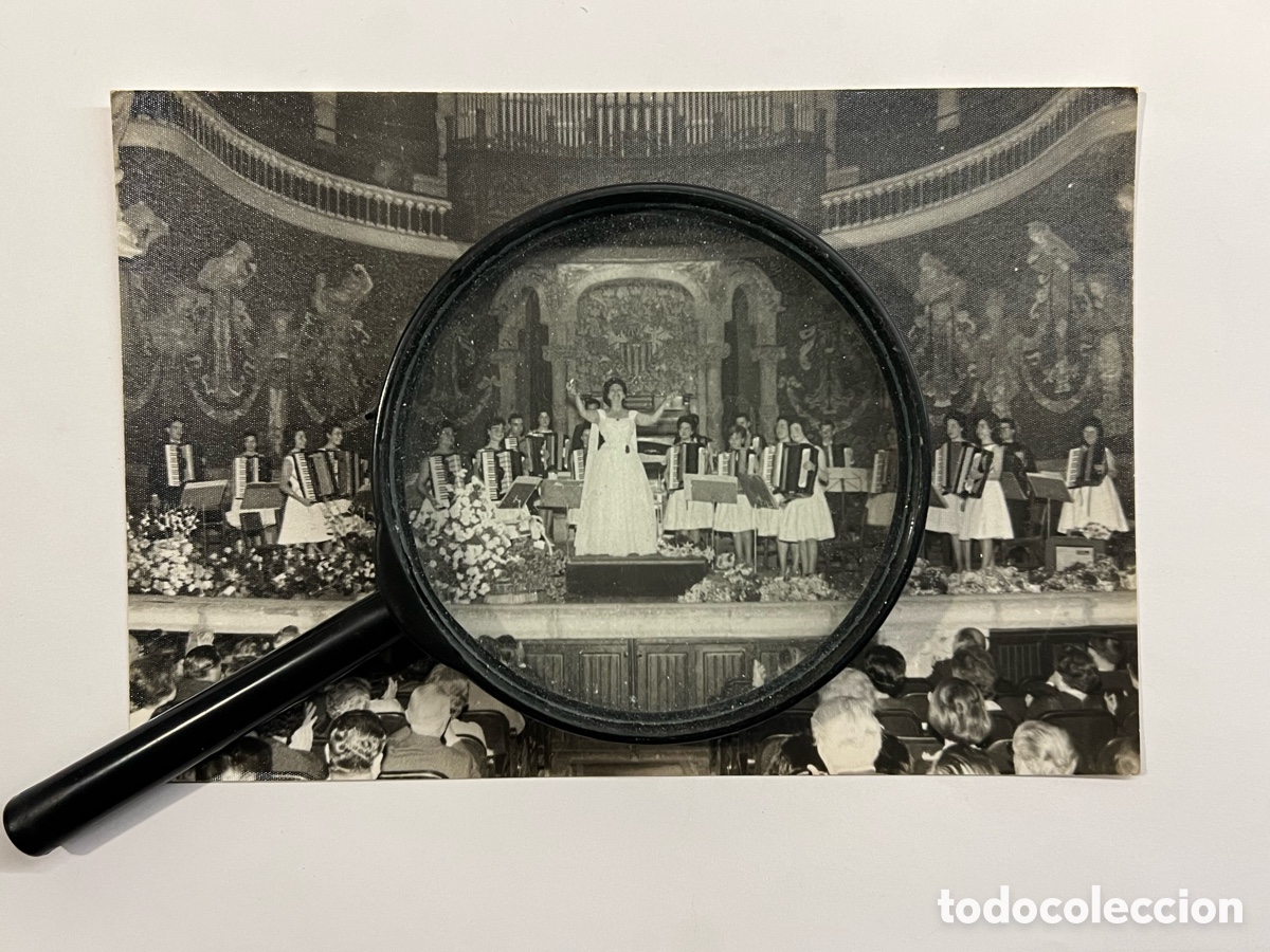 Fotograf&iacute;a antigua: BARCELONA ACORDEON.. Concert de la O.C.A.B., al Palau de la M&uacute;sica Catalana. Pepita Sell&eacute;s (a.1965)