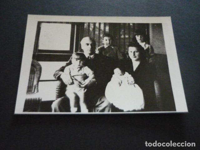 Fotograf&iacute;a antigua: CARLOS ODRIOZOLA Y PILAR FERNANDEZ FAMILIA ODRIOZOLA FOTOGRAFIA 9 X 12,5 CM