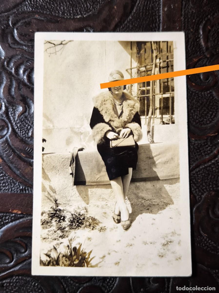 Fotograf&iacute;a antigua: Antigua fotograf&iacute;a de &eacute;poca. Se&ntilde;orita. A&ntilde;os 20.