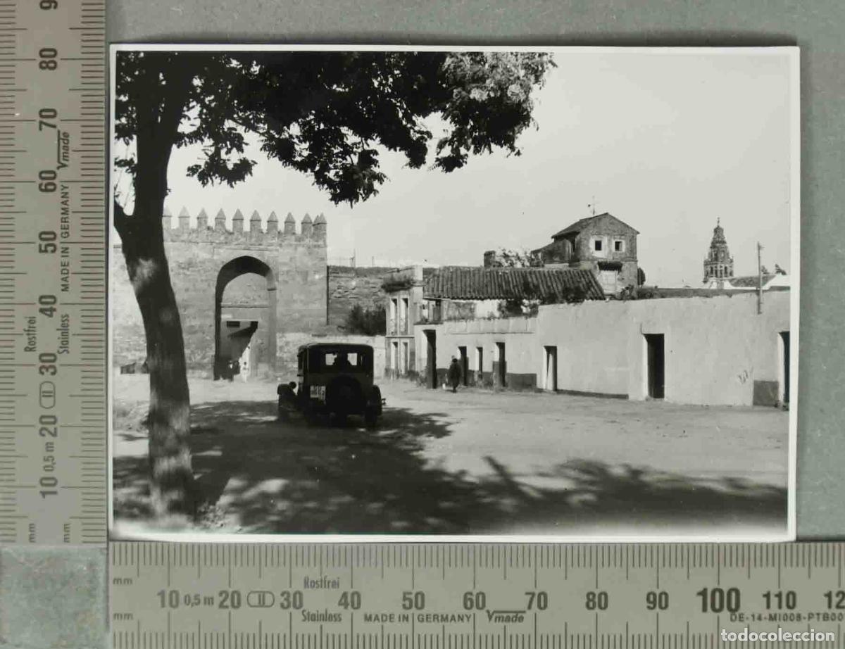 Fotografia antica: FOTOGRAFIA. PUERTA DE ALMODOVAR. CORDOBA HACIA 1940
