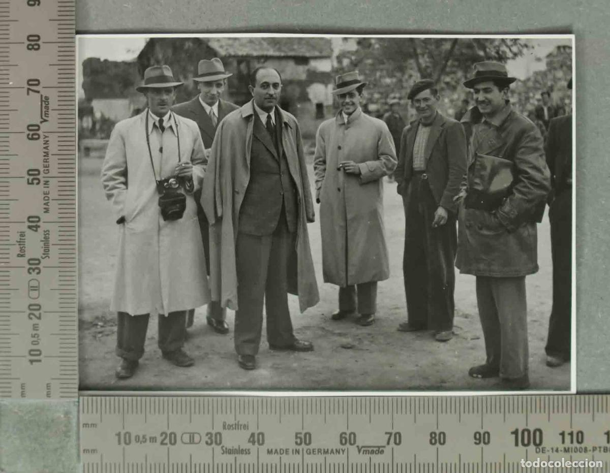 Fotografia antica: FOTOGRAFIA. GRUPO DE PERSONAS. VALSEQUILLO. CORDOBA 1941