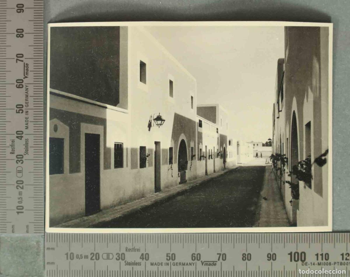 Fotograf&iacute;a antigua: FOTOGRAFIA. BARRIADA REGIONES DEVASTADAS ALMERIA 1944