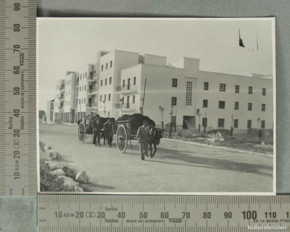 Antique Photography: FOTOGRAFIA. Barriada NUEVA CONSTRUCCION GUERRA CIVIL. CARROS TRANSPORTE. HACIA 1940