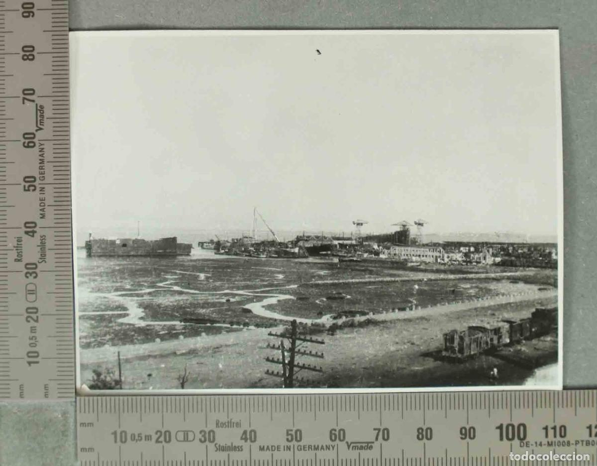 Photographie ancienne: FOTOGRAFIA. VISTA ASTILLEROS CADIZ EXPLOSION 1947