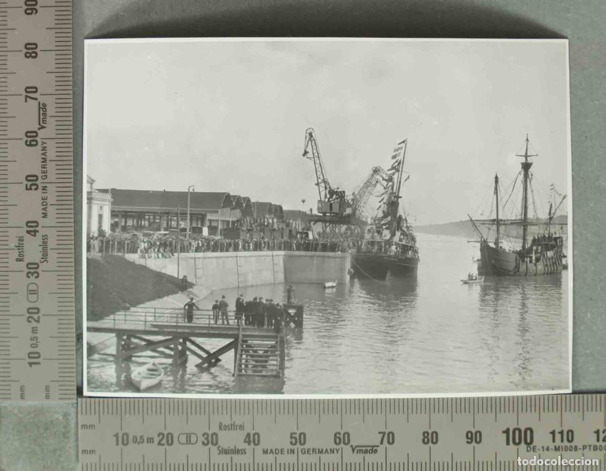 Photographie ancienne: FOTOGRAFIA. ACONTECIMIENTO EN PUERTO DE SEVILLA CON LA REPLICA DE LA SANTA MARIA HACIA 1929