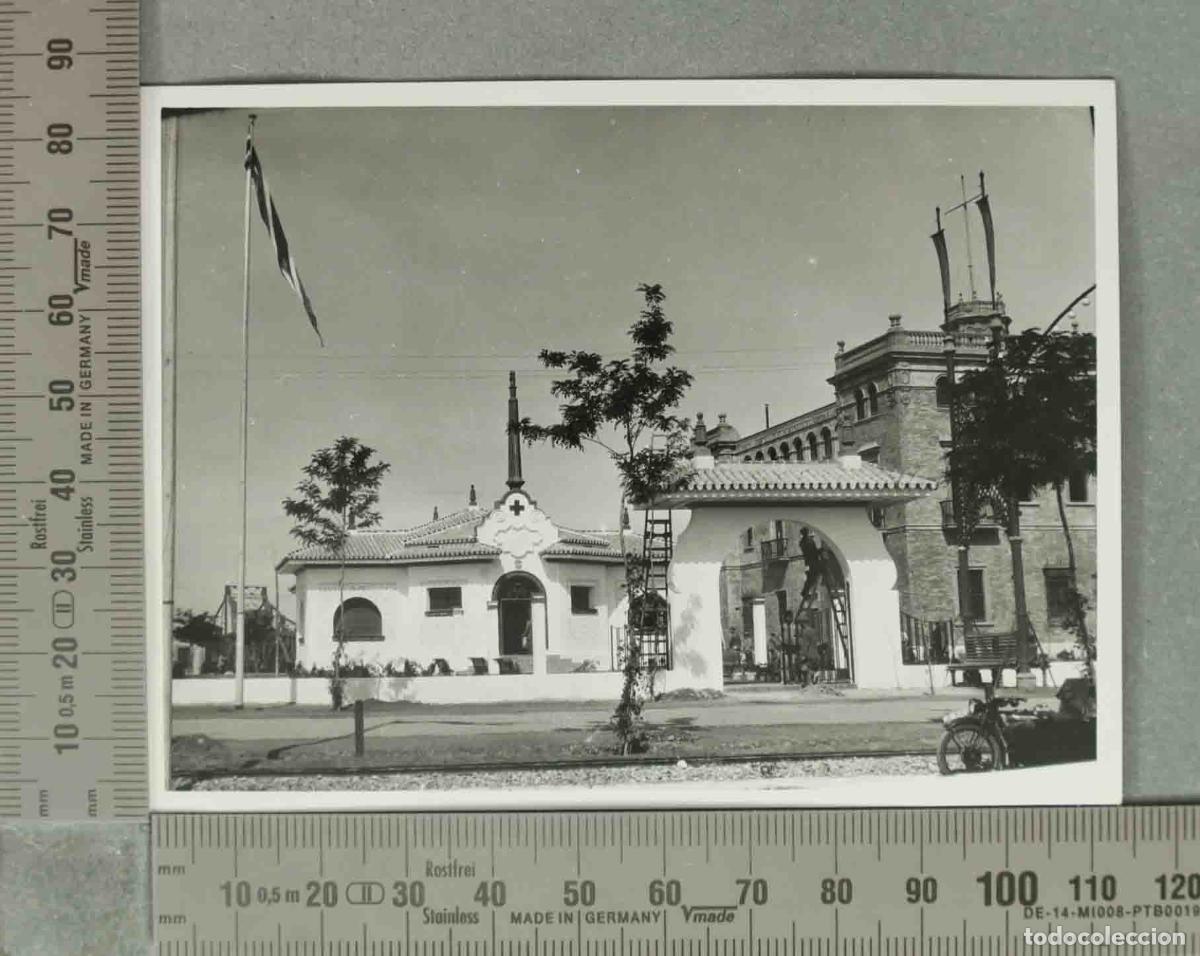 Fotograf&iacute;a antigua: FOTOGRAFIA. PABELLON CRUZ ROJA SEVILLA. MOTOCICLETA. 1929