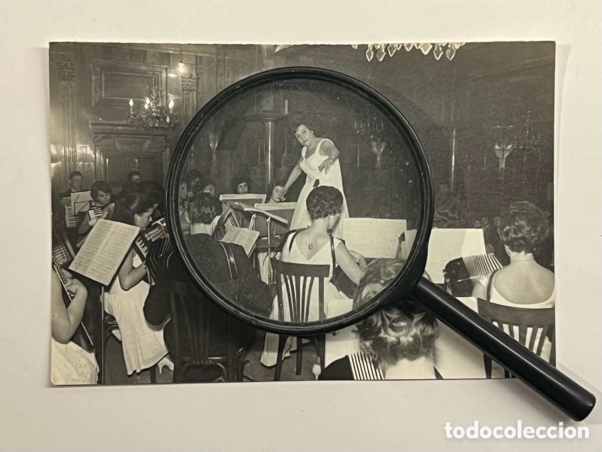 Fotograf&iacute;a antigua: BARCELONA ACORDEON.. Concert de la O.C.A.B., al Palau de la M&uacute;sica Catalana. Pepita Sell&eacute;s (a.1965)