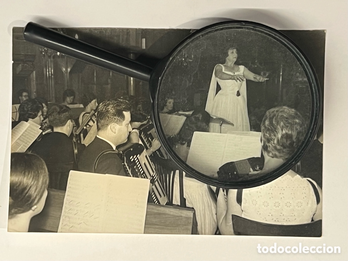 Fotograf&iacute;a antigua: BARCELONA ACORDEON.. Concert de la O.C.A.B., al Palau de la M&uacute;sica Catalana. Pepita Sell&eacute;s (a.1965)