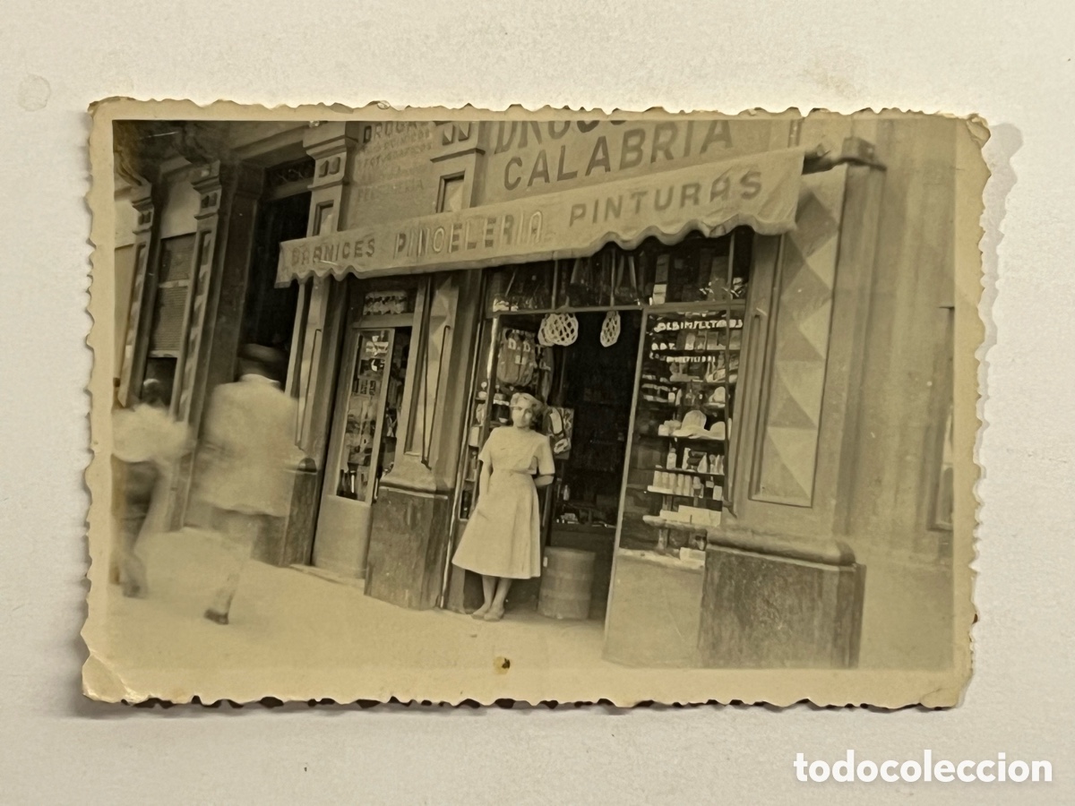 Fotograf&iacute;a antigua: BARCELONA en Blanco y Negro.. Fotografia Comercio Droguer&iacute;a en la calle Calabria (h.1950/60?)
