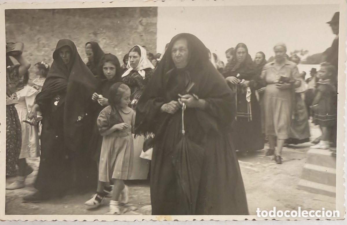 Antique Photography: Ibiza costumbres un domingo preparados para la Igresia