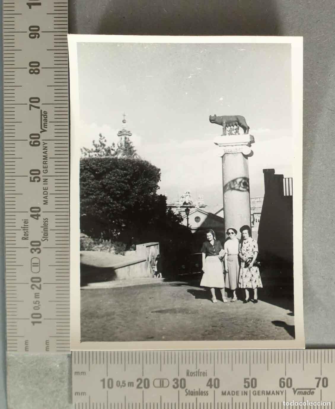 Fotografia antiga: FOTOGRAFIA. SE&Ntilde;ORAS EN ROMA HACIA 1940