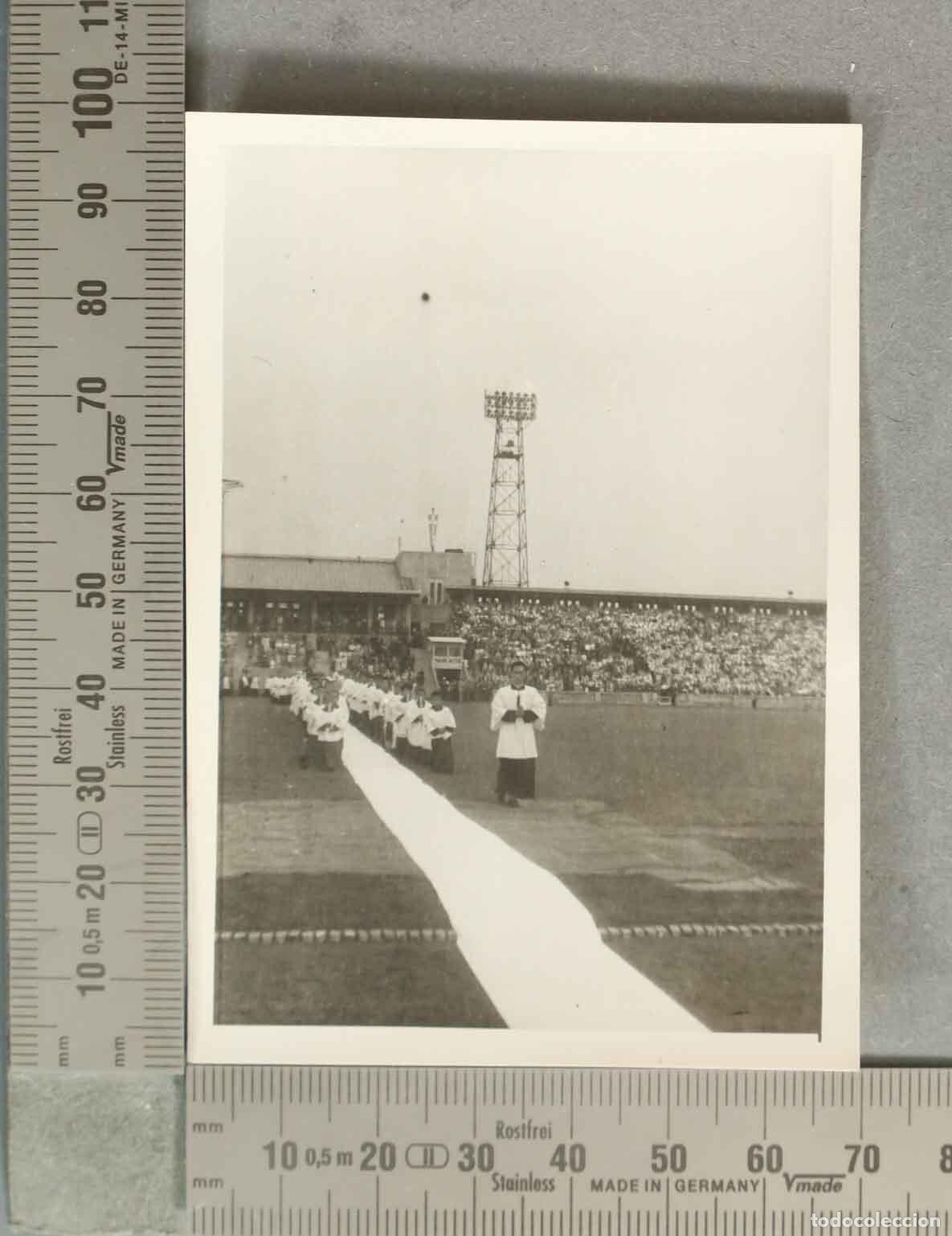 Fotograf&iacute;a antigua: FOTOGRAFIA. MISA TOKIO ESTADIO MEIJI VISITA ESPA&Ntilde;OLA JAPON HACIA 1947