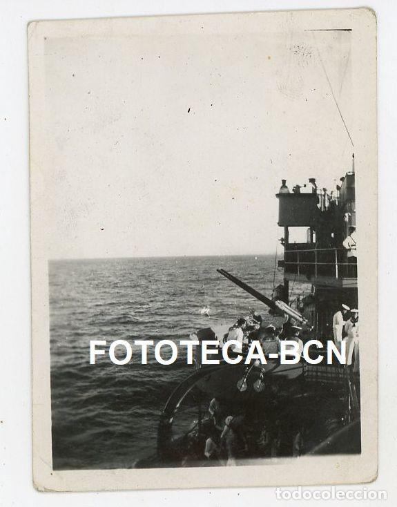 Photographie ancienne: FOTO ORIGINAL BARCO DE GUERRA ESPA&Ntilde;OL MILITARES MANEJANDO UN CA&Ntilde;ON A&Ntilde;OS 40