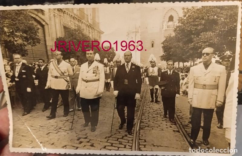 Alte Fotografie: SEVILLA, ANTIGUA FOTOGRAFIA JERARCAS DE FALANGE EN UNA PROCESION, 17X11 CMS