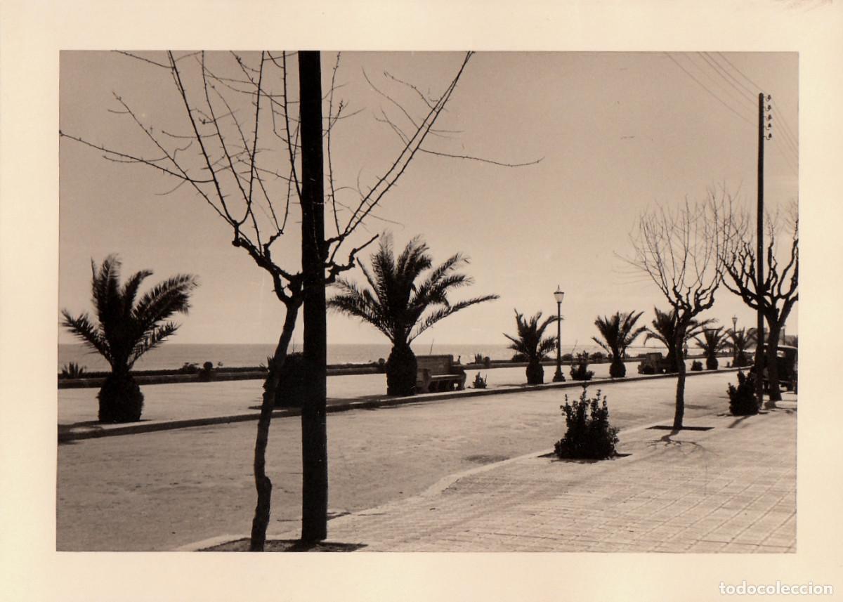 Fotograf&iacute;a antigua: Paseo mar&iacute;timo. Sitges?. A&ntilde;os 50 pc