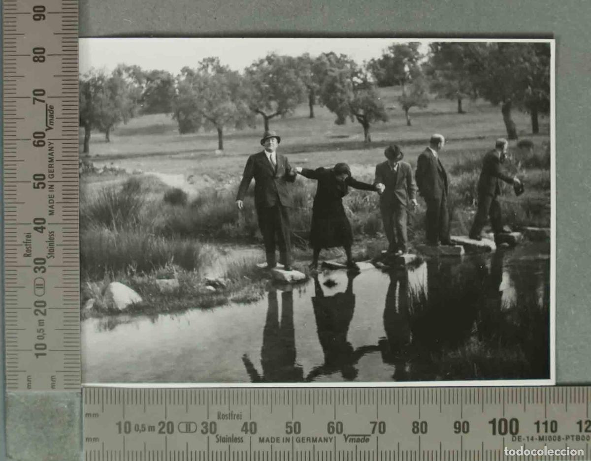 Fotograf&iacute;a antigua: FOTOGRAFIA. SE&Ntilde;ORES EN CHARCA. HACIA 1940