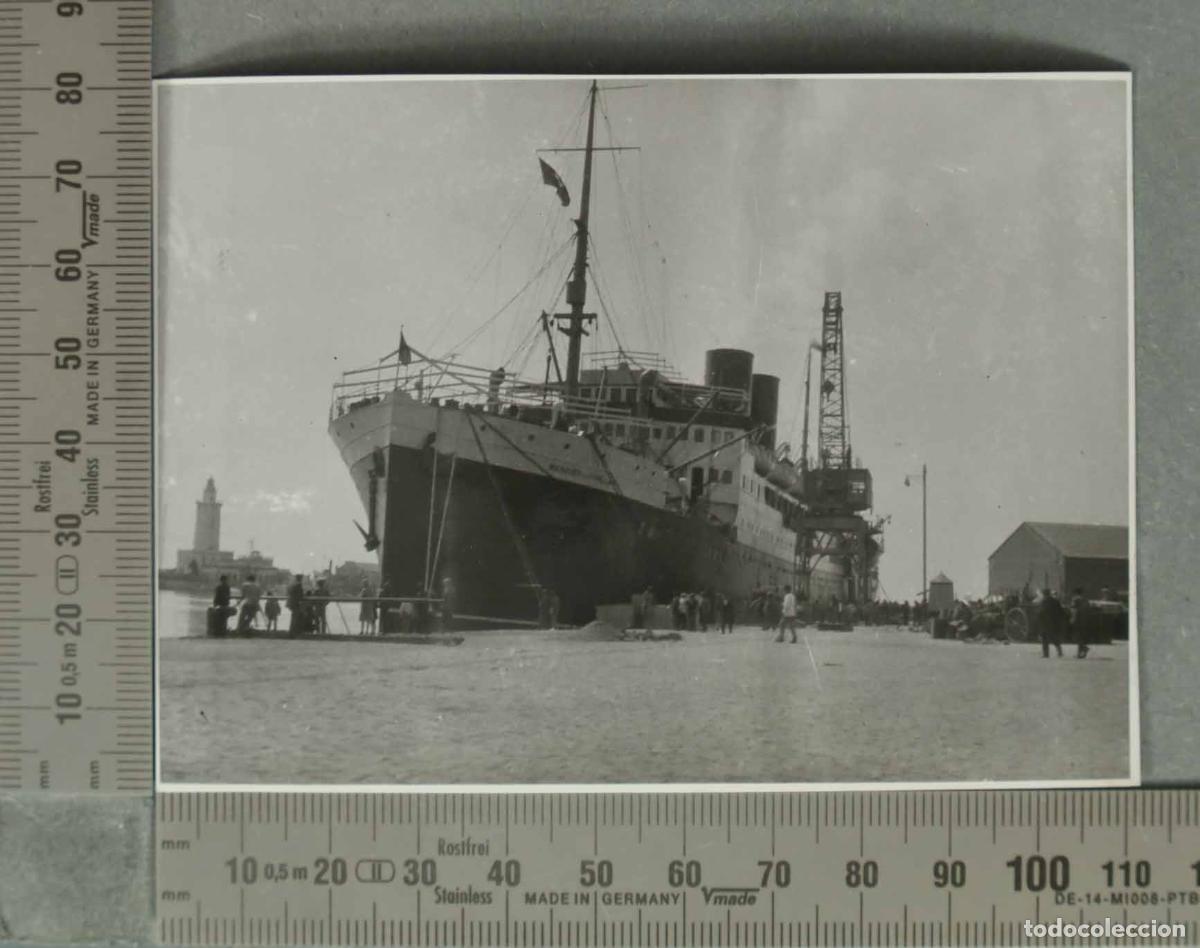 Fotograf&iacute;a antigua: FOTOGRAFIA. EMBARCACION ATRACADA EN PUERTO DE MALAGA HACIA 1940