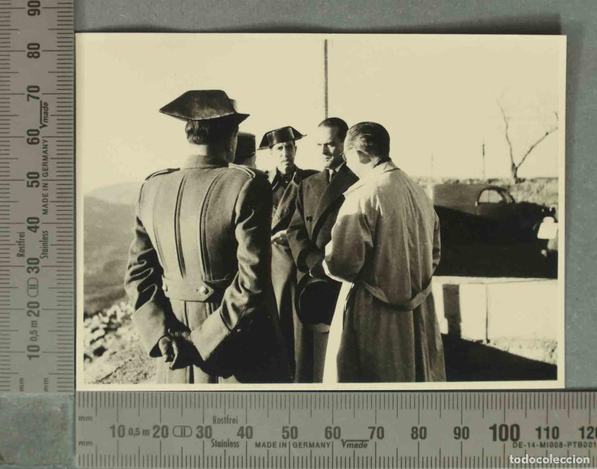 Fotograf&iacute;a antigua: FOTOGRAFIA. GUARDIA CIVILES EN EL SANTUARIO DE LA VIRGEN DE LA CABEZA 1944