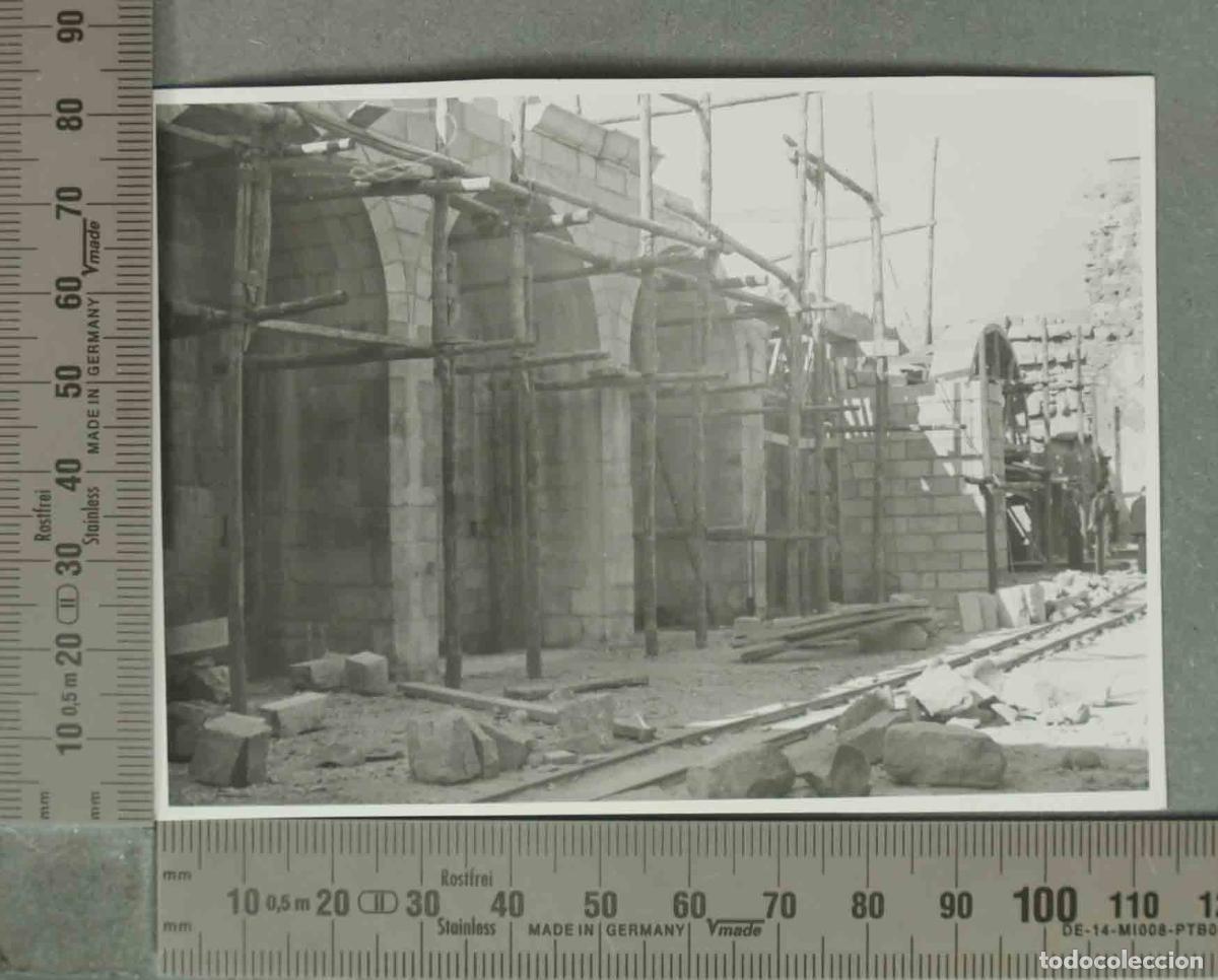 Fotograf&iacute;a antigua: FOTOGRAFIA. RECONSTRUCCION EN EL SANTUARIO DE VIRGEN DE LA CABEZA HACIA 1940
