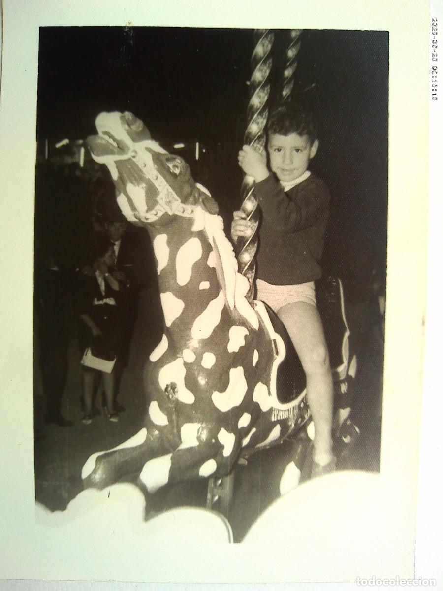 Fotograf&iacute;a antigua: MINUTERO DE FERIA : NI&Ntilde;O EN CABALLITO DEL TIOVIVO