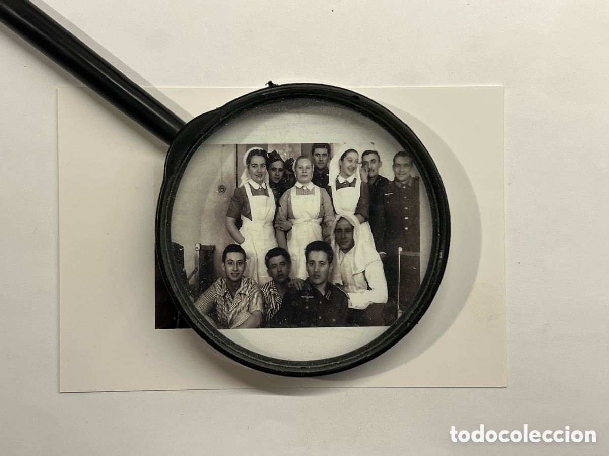 Fotograf&iacute;a antigua: DIVISION AZUL.. Fotograf&iacute;a en el Hospital con Compa&ntilde;eros y enfermeras.. Alemania (h.1942?)