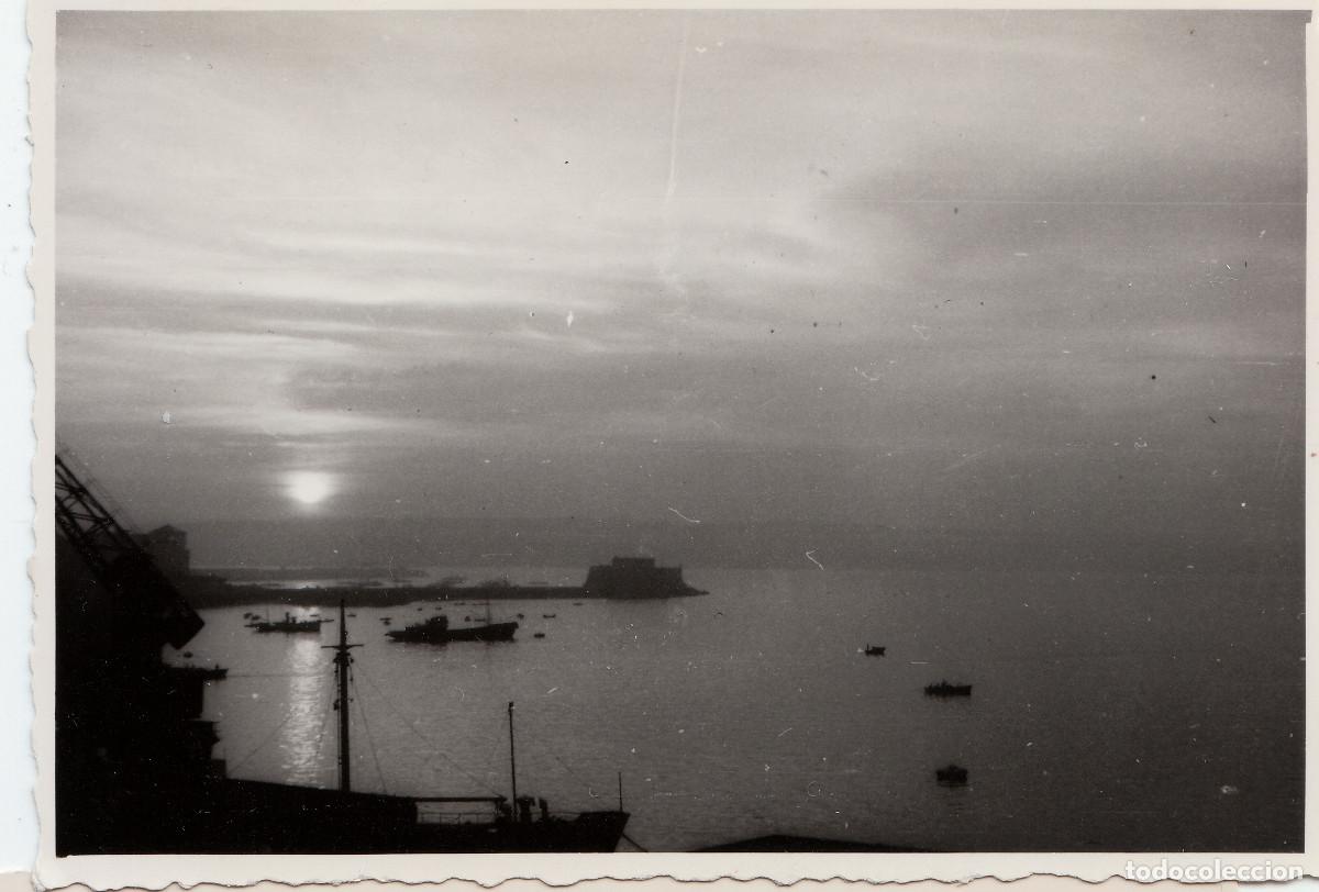 Fotograf&iacute;a antigua: Atardecer. Castillo San Ant&oacute;n, A Coru&ntilde;a?. A&ntilde;os 50 pc