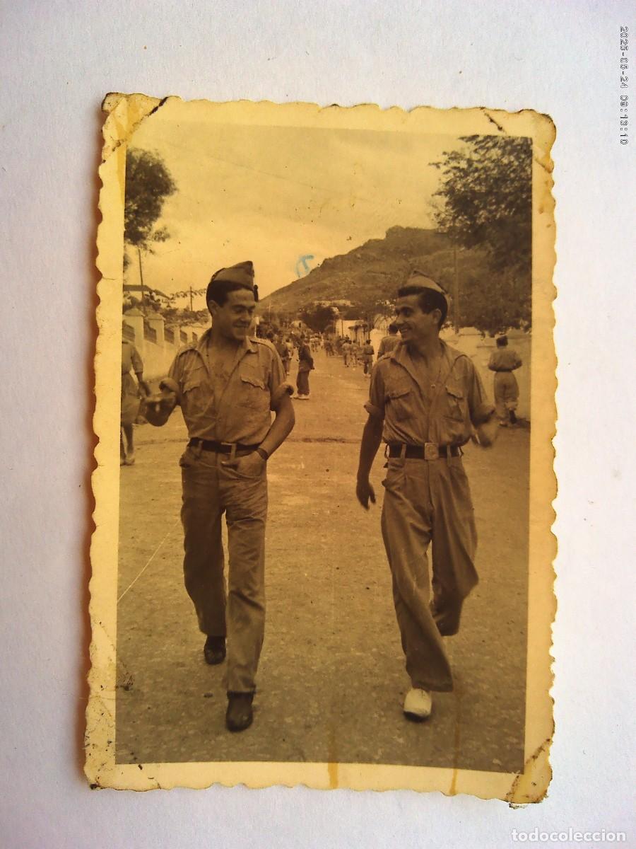 Fotograf&iacute;a antigua: FOTO DE MILITARES DESPECHUGADOS, SEGURAMENTE LEGIONARIOS