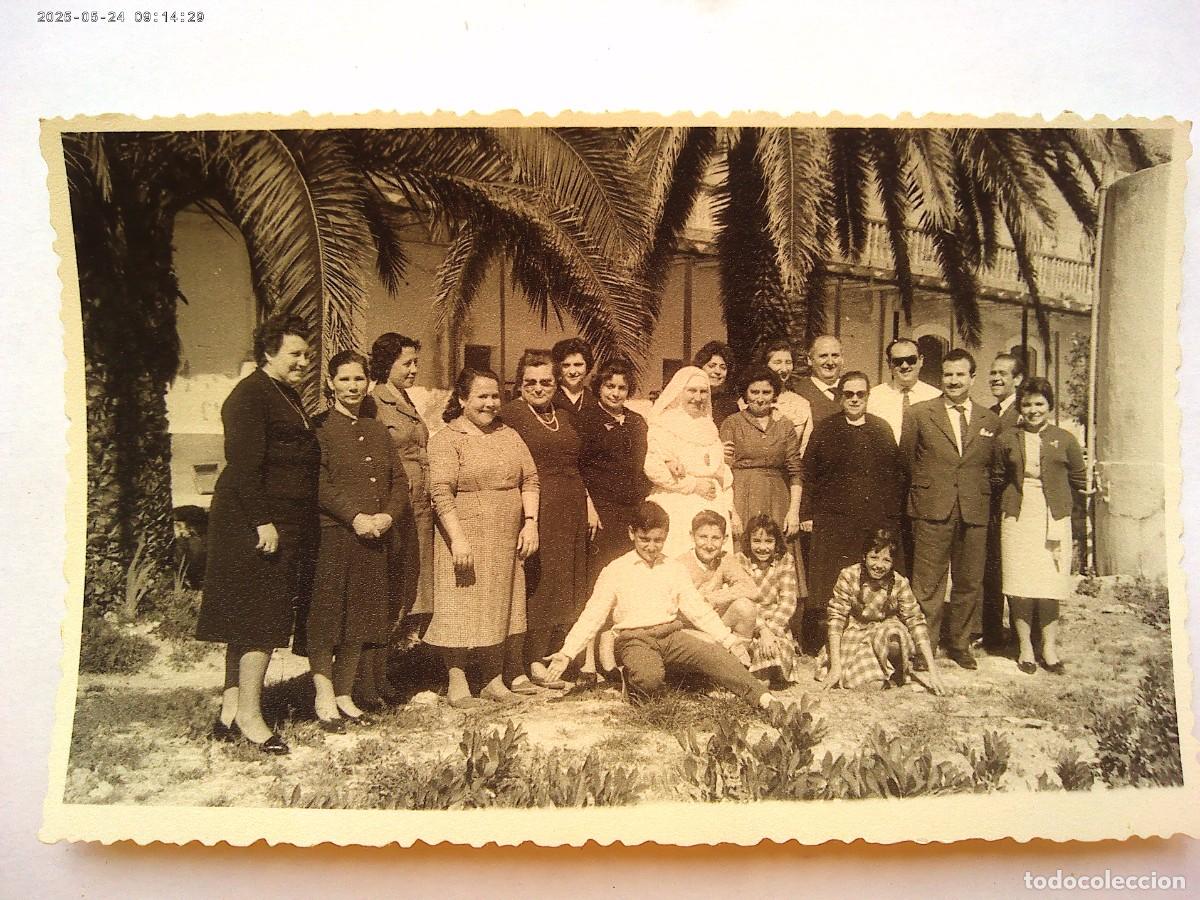 Fotografia antiga: FOTO DE RELIGIOSA , MONJA , CON FAMILIARES . DE ROUEL , MONTILLA ( CORDOBA )