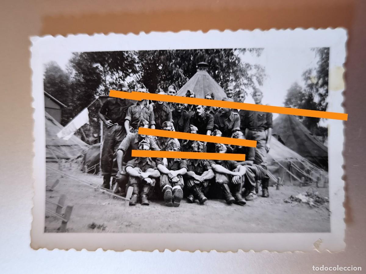 Fotograf&iacute;a antigua: Antigua fotograf&iacute;a militar. Chapas de Marbella. M&aacute;laga. A&ntilde;os 40