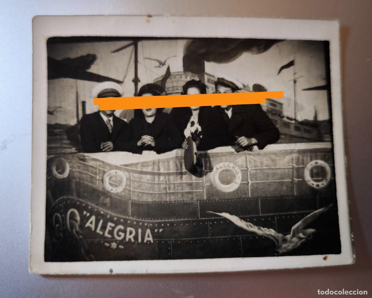 Fotograf&iacute;a antigua: Antigua fotograf&iacute;a art&iacute;stica. Fotomontaje. En el barco alegr&iacute;a.