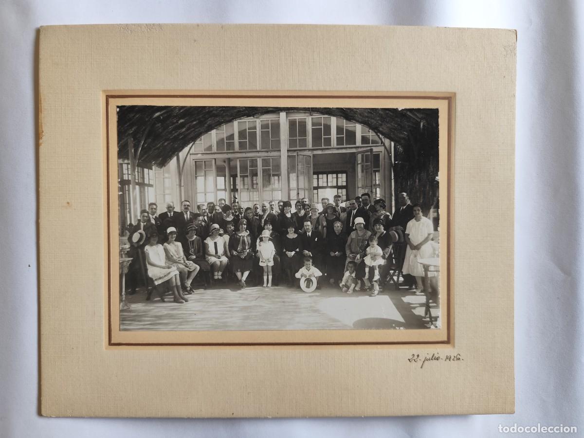 Fotograf&iacute;a antigua: ANTIGUA FOTOGRAFIA DE GRUPO FAMILIAR EN ALGUN EVENTO, A&Ntilde;O 1926
