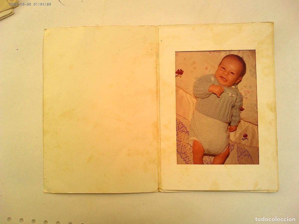 Fotograf&iacute;a antigua: PRECIOSA FOTO DE BEBE EN TARJETA PARA FELICITAR LA NAVIDAD CON BONITO DIBUJO