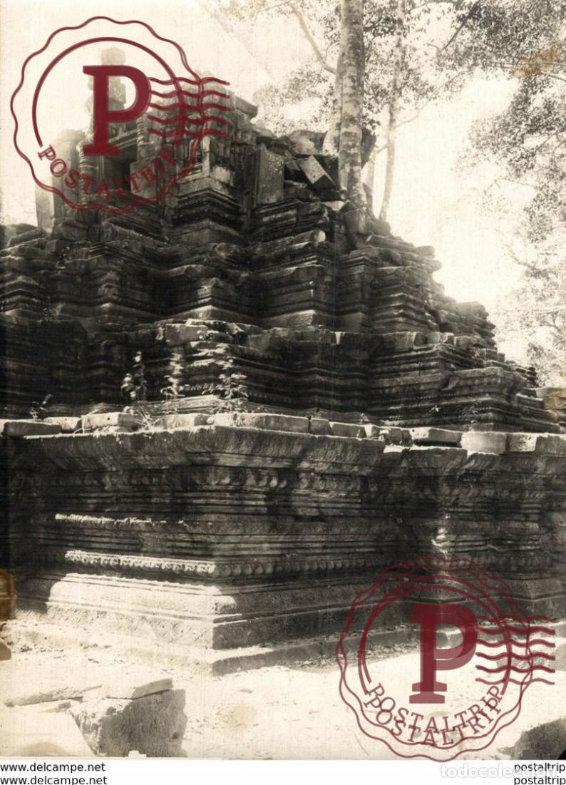 Fotograf&iacute;a antigua: Preah Pithu, or Prasat Preah Pithu, is a group five temples Angkor, Cambodja 17*12 cm Fonds Victor