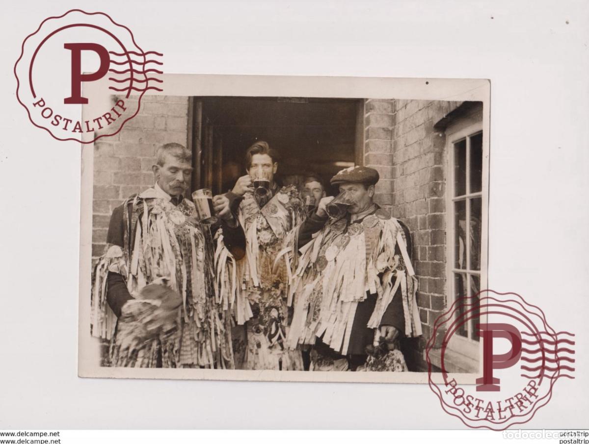 Fotografia antiga: QUINT CHRISTMAS COSTUM HAMPSHIRE 20*15 cm Fonds Victor FORBIN 1864-1947