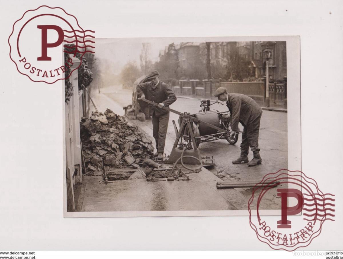 Fotografia antiga: THE BODKIN BORING ACROSS THE ROAD 20*15 cm Fonds Victor FORBIN 1864-1947