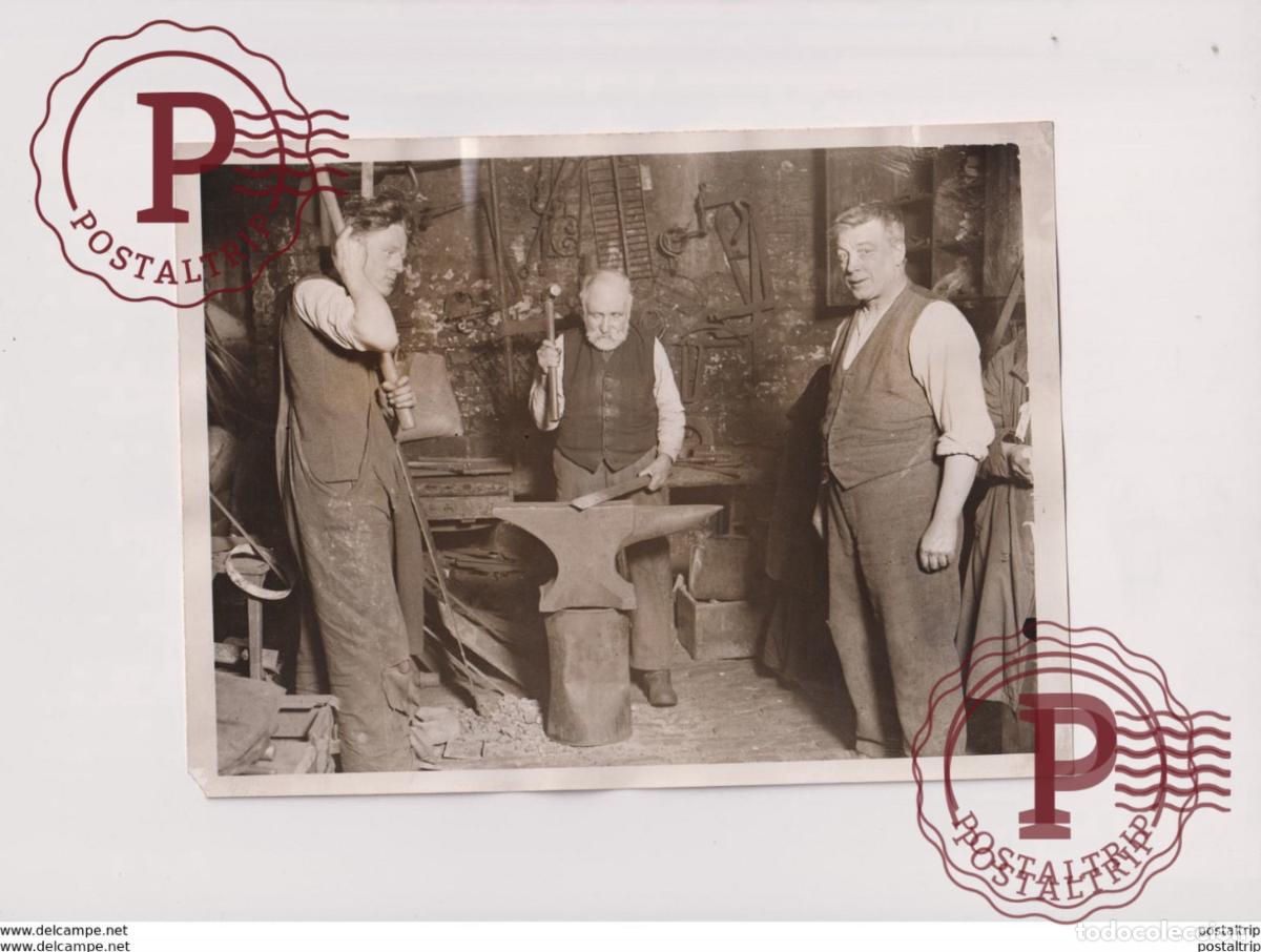 Fotograf&iacute;a antigua: MR THOMAS BICKLE BLACKSMITH CHELSEA 20*15 cm Fonds Victor FORBIN 1864-1947