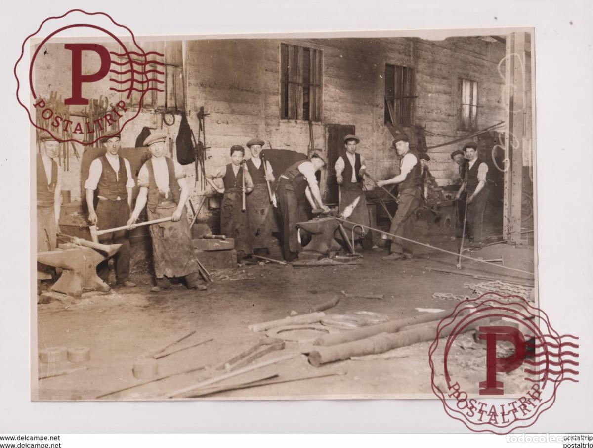 Fotograf&iacute;a antigua: BLACKSMITHS 25*20 cm Fonds Victor FORBIN 1864-1947