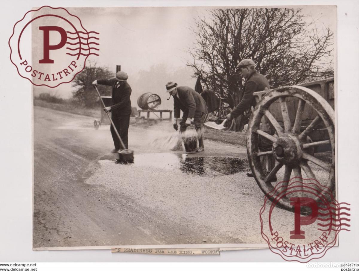 Fotograf&iacute;a antigua: PREPARING THE ROAD FOR THE KING 25*20 cm Fonds Victor FORBIN 1864-1947