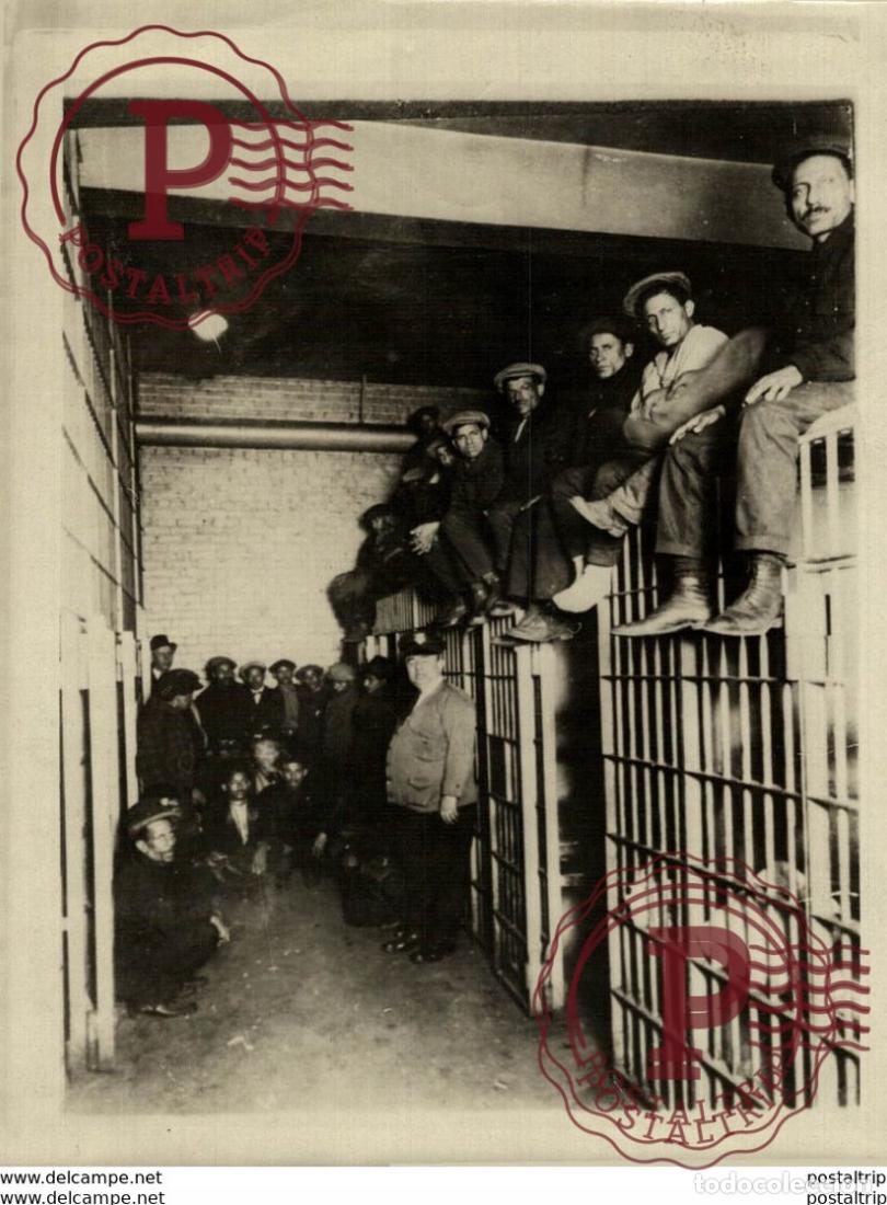 Antique Photography: 50 ARABES ARRETE USA 50 ARABS HELD PRISONER 18*13CM Fonds Victor FORBIN 1864-1947