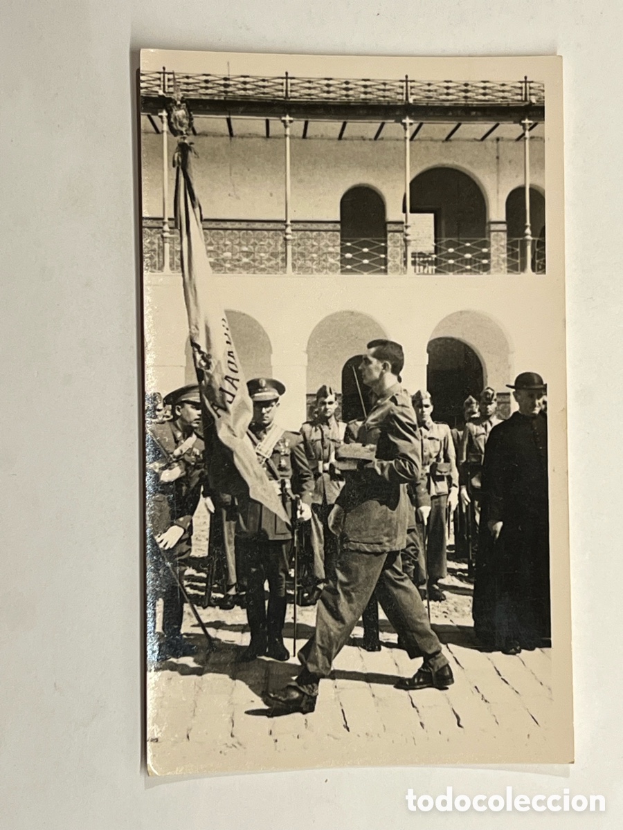 Fotograf&iacute;a antigua: PATERNA, Valencia.. Regimiento de Infanter&iacute;a Guadalajara No.20, Jura de Bandera (a.1946)