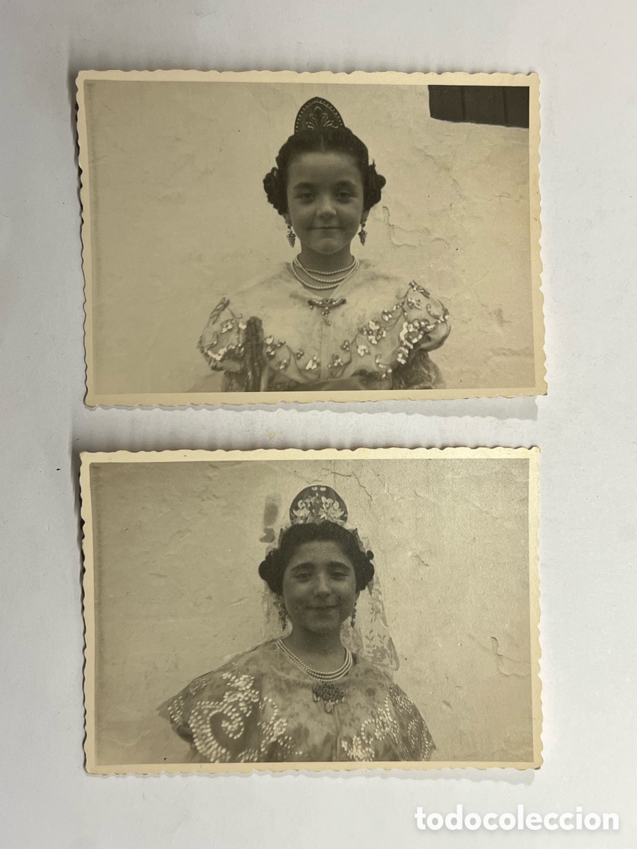 Fotograf&iacute;a antigua: FALLERAS (2) fotograf&iacute;as Ni&ntilde;as sonr&iacute;entes con traje regional (a.1958) Medidas: 7,5 x 10 cm