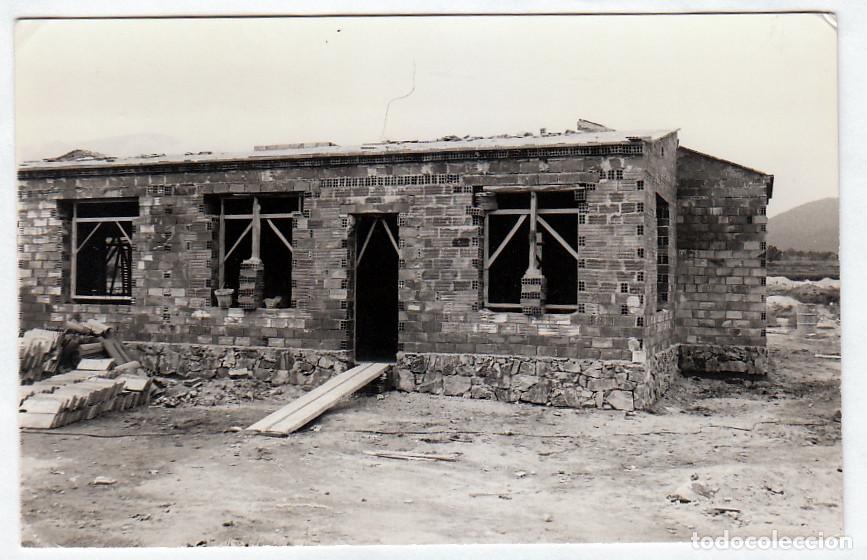 Fotograf&iacute;a antigua: Casa, edificio en construcci&oacute;n. A&ntilde;os 50 pc