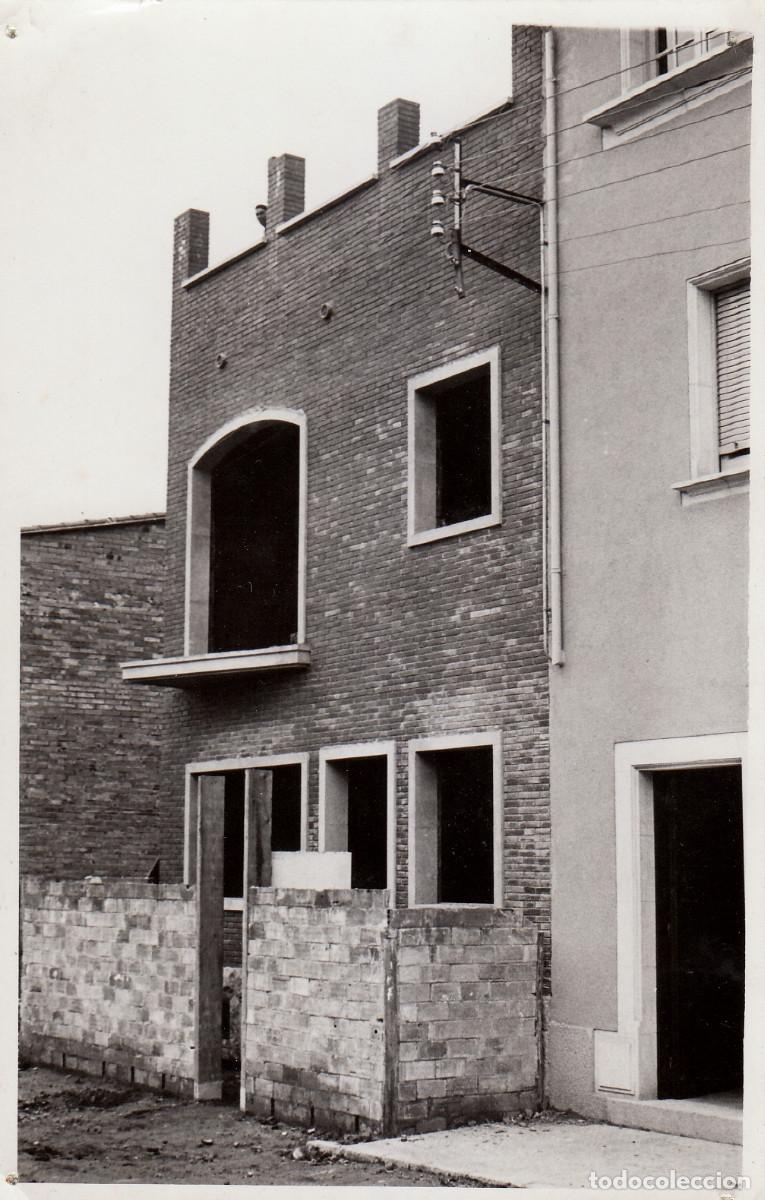 Fotograf&iacute;a antigua: Casa, edificio en construcci&oacute;n. A&ntilde;os 50 pc